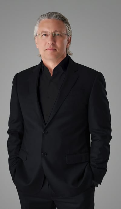 Peter Kassabov Headshot